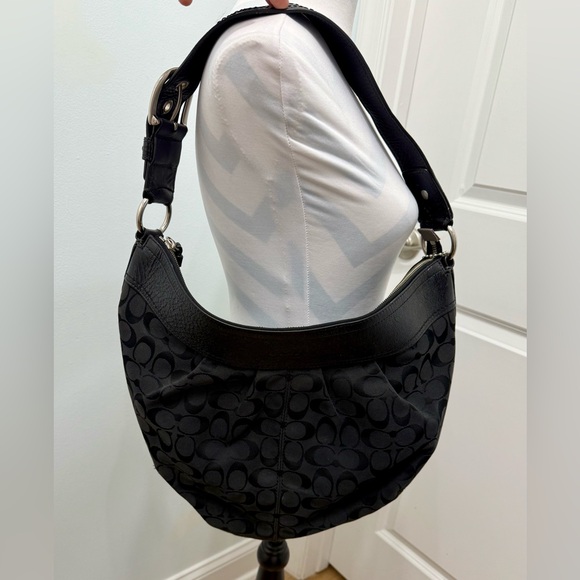 Coach Signature Hobo/Shoulder Handbag - Picture 1 of 12